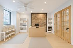 1604A Av. Selkirk  Montréal (Ville-Marie), QC H4H 1C6