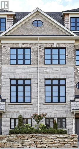 60 - 40 LUNAR CRESCENT  Mississauga, ON L5M 2R5