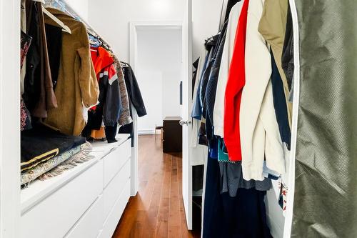 Walk-in closet - 2055-1414 Rue Chomedey, Montréal (Ville-Marie), QC - Indoor With Storage