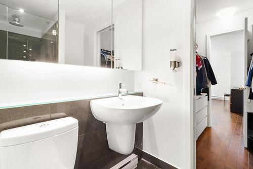 Ensuite bathroom - 2055-1414 Rue Chomedey, Montréal (Ville-Marie), QC - Indoor Photo Showing Bathroom