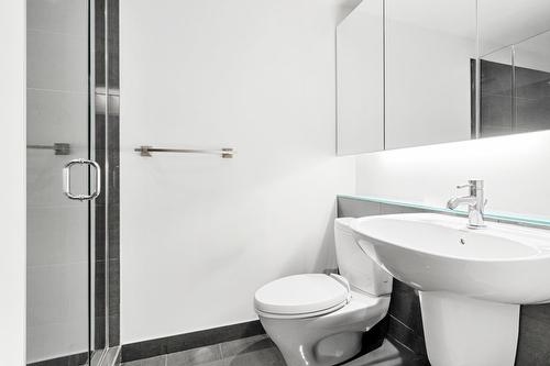 Ensuite bathroom - 2055-1414 Rue Chomedey, Montréal (Ville-Marie), QC - Indoor Photo Showing Bathroom