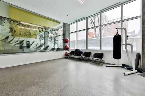 Exercise room - 2055-1414 Rue Chomedey, Montréal (Ville-Marie), QC - Indoor Photo Showing Gym Room