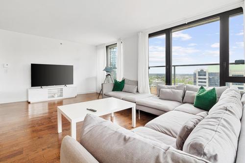 Living room - 2055-1414 Rue Chomedey, Montréal (Ville-Marie), QC - Indoor Photo Showing Living Room