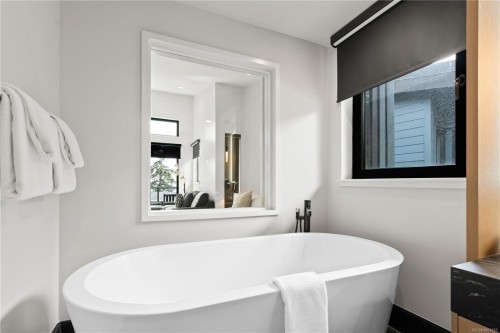 2004-596 Marine Dr, Ucluelet, BC - Indoor Photo Showing Bathroom