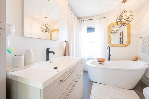 Salle de bains - 36 Ch. Park, Grosse-Île, QC - Indoor Photo Showing Bathroom