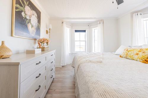 Chambre à coucher principale - 36 Ch. Park, Grosse-Île, QC - Indoor Photo Showing Bedroom