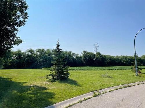 101 Campbell Ave, Lac Du Bonnet, MB 