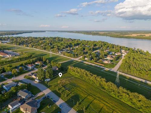 101 Campbell Ave, Lac Du Bonnet, MB 