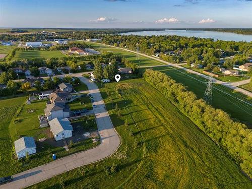 101 Campbell Ave, Lac Du Bonnet, MB 