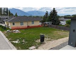 405 CANYON Street Unit# 10  Creston, BC V0B 1G3