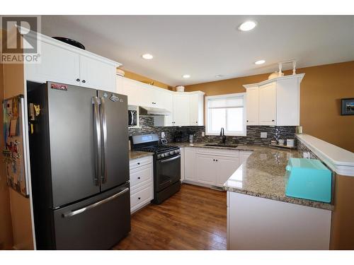 2160 Brycen Place, Grand Forks, BC - Indoor Photo Showing Kitchen