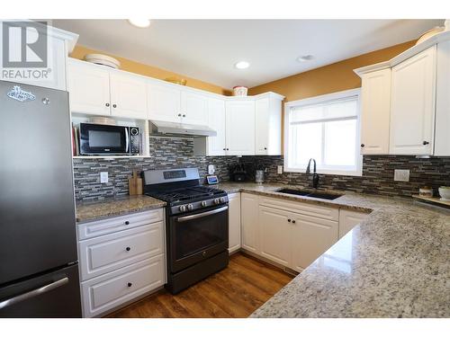 2160 Brycen Place, Grand Forks, BC - Indoor Photo Showing Kitchen
