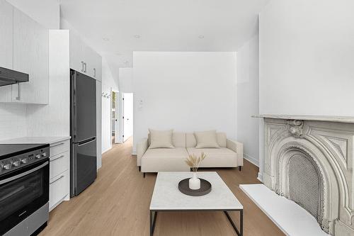 Living room - 1-1228 Rue St-Mathieu, Montréal (Ville-Marie), QC - Indoor Photo Showing Kitchen