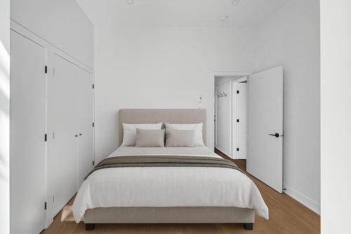Primary bedroom - 1-1228 Rue St-Mathieu, Montréal (Ville-Marie), QC - Indoor Photo Showing Bedroom