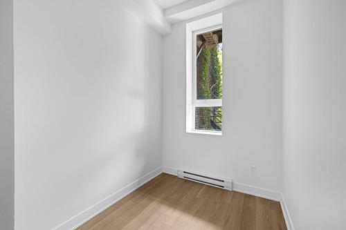 Bedroom - 1-1228 Rue St-Mathieu, Montréal (Ville-Marie), QC - Indoor Photo Showing Other Room