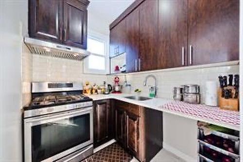 Chestermere, AB - Indoor Photo Showing Kitchen