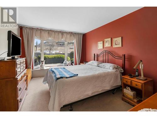 550 Yates Road Unit# 355, Kelowna, BC - Indoor Photo Showing Bedroom