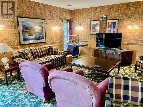 Clubhouse - 550 Yates Road Unit# 355, Kelowna, BC - Indoor Photo Showing Living Room