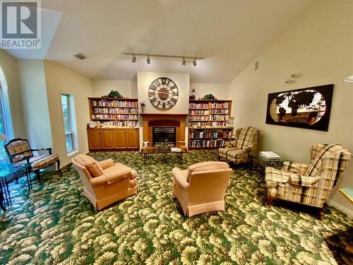 Clubhouse - 550 Yates Road Unit# 355, Kelowna, BC - Indoor Photo Showing Living Room