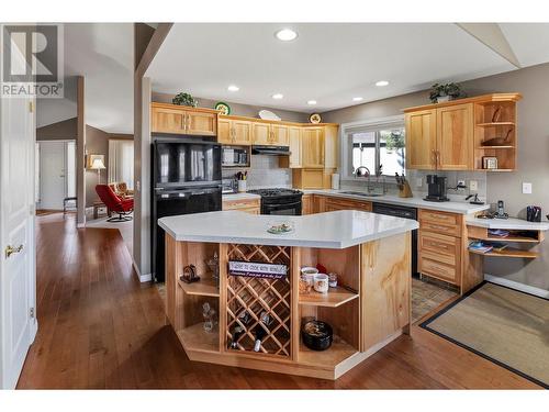 550 Yates Road Unit# 355, Kelowna, BC - Indoor Photo Showing Kitchen