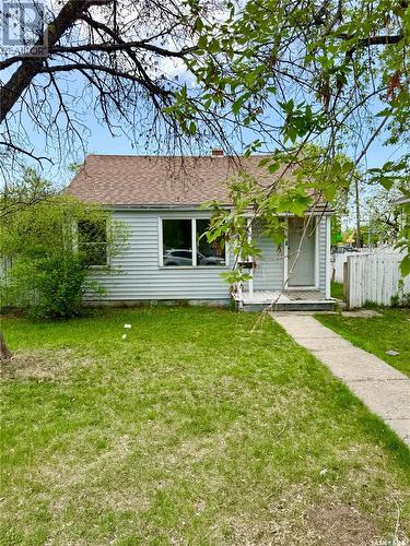 1002 Wascana Street, Regina, SK - Outdoor