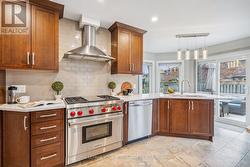 16 GRASETT CRESCENT  Barrie, ON L4N 6Z8