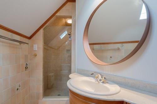 Bathroom - 21 Surrey Gdns, Westmount, QC - Indoor Photo Showing Bathroom