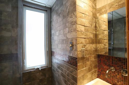 Salle de bains - 7449 Av. Christophe-Colomb, Montréal (Villeray/Saint-Michel/Parc-Extension), QC - Indoor Photo Showing Bathroom