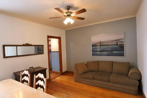 Salon - 7449 Av. Christophe-Colomb, Montréal (Villeray/Saint-Michel/Parc-Extension), QC - Indoor Photo Showing Living Room