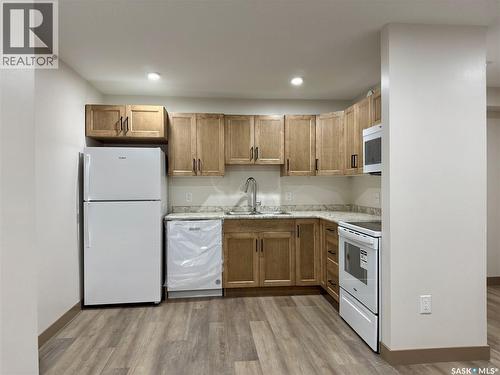 304 607 10Th Street, Humboldt, SK - Indoor Photo Showing Kitchen