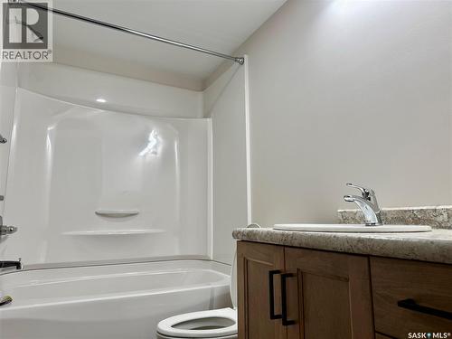 304 607 10Th Street, Humboldt, SK - Indoor Photo Showing Bathroom