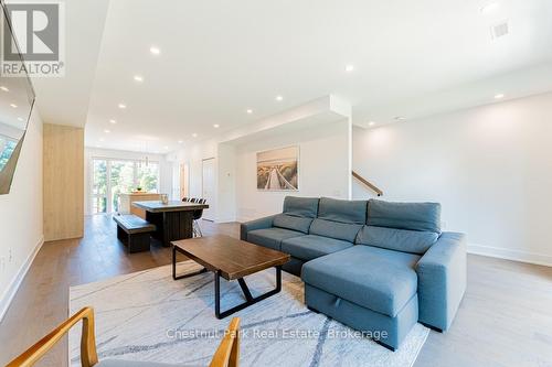 29 Rockmount Crescent, Gravenhurst (Muskoka (S)), ON - Indoor Photo Showing Living Room