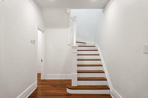 Staircase - 4338 Av. Westmount, Westmount, QC - Indoor Photo Showing Other Room