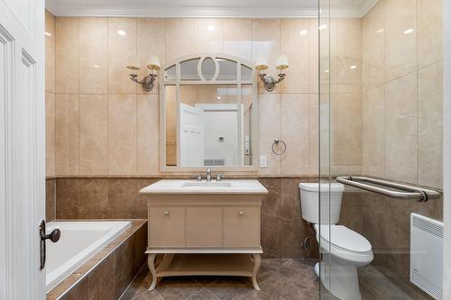 Bathroom - 4338 Av. Westmount, Westmount, QC - Indoor Photo Showing Bathroom