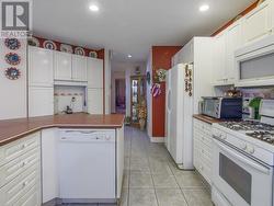 Kitchen with built in desk area - 