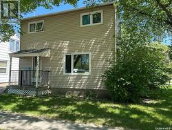 102 9th STREET NE  Weyburn, SK S4H 1E7