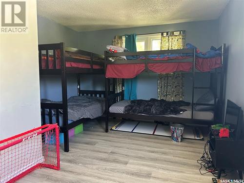 102 9Th Street Ne, Weyburn, SK - Indoor