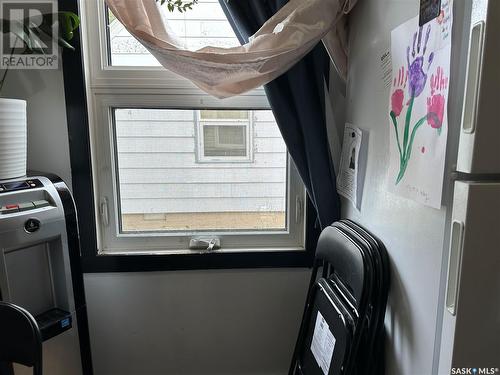 102 9Th Street Ne, Weyburn, SK - Indoor