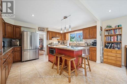 4540 20 Side Road N, Puslinch, ON - Indoor Photo Showing Kitchen