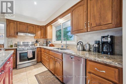 4540 20 Side Road N, Puslinch, ON - Indoor Photo Showing Kitchen