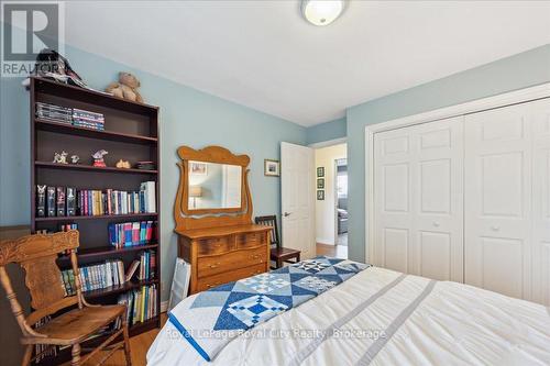 4540 20 Side Road N, Puslinch, ON - Indoor Photo Showing Bedroom