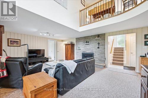 4540 20 Side Road N, Puslinch, ON - Indoor With Fireplace