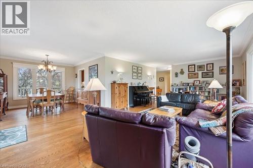 4540 20 Sideroad N, Puslinch, ON - Indoor Photo Showing Living Room