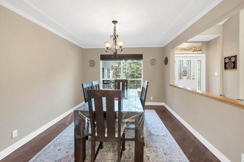 1833 Pratt Road, Kamloops, BC - Indoor Photo Showing Dining Room