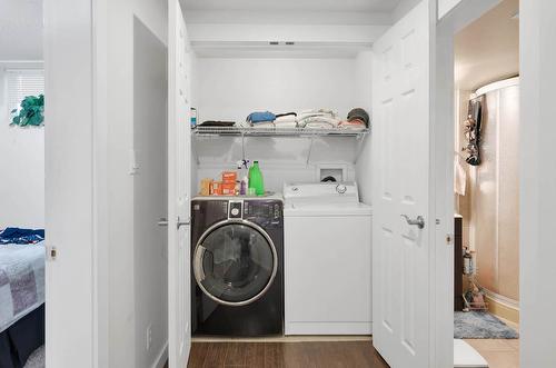 1833 Pratt Road, Kamloops, BC - Indoor Photo Showing Laundry Room
