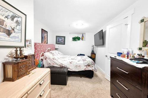 1833 Pratt Road, Kamloops, BC - Indoor Photo Showing Bedroom