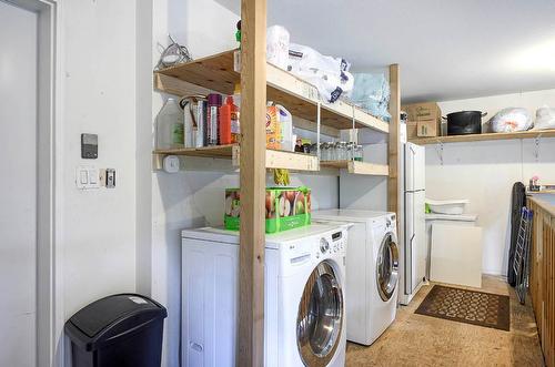 1833 Pratt Road, Kamloops, BC - Indoor Photo Showing Laundry Room