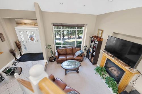 1833 Pratt Road, Kamloops, BC - Indoor Photo Showing Living Room With Fireplace
