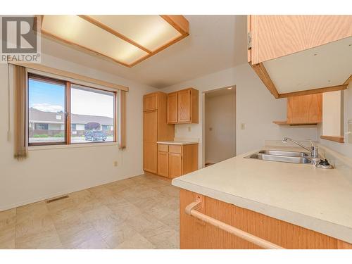 151 8 Avenue Sw Unit# 10, Salmon Arm, BC - Indoor Photo Showing Kitchen With Double Sink