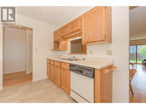 151 8 Avenue Sw Unit# 10, Salmon Arm, BC - Indoor Photo Showing Kitchen With Double Sink
